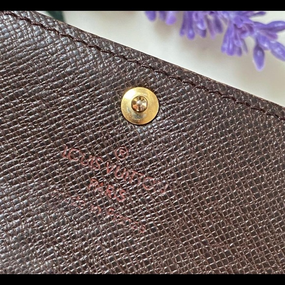 Louis Vuitton 6-Key Holder - Picture 11 of 11